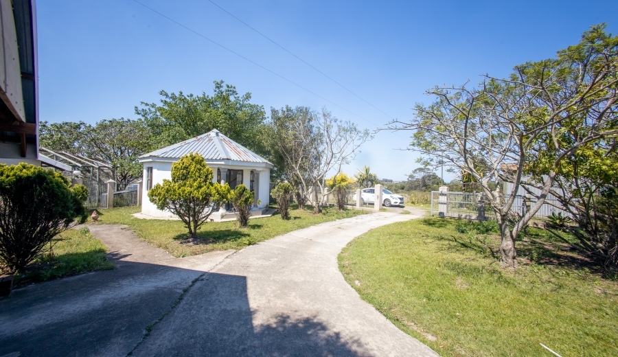 17 Bedroom Property for Sale in Cove Rock Eastern Cape